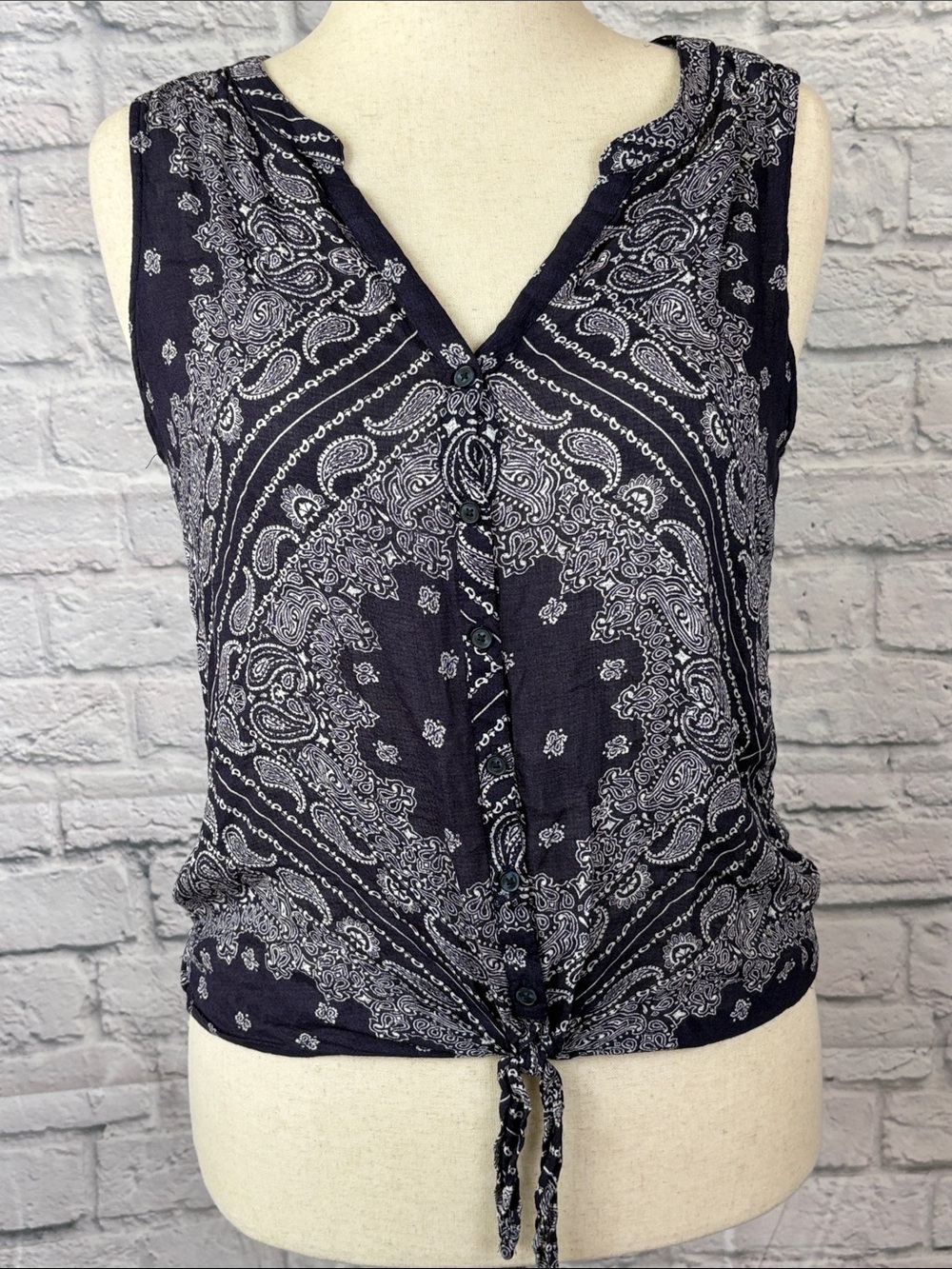 Lucky Brand Navy Paisley Button-Front Tie Hem Top Handkerchief Pattern Medium